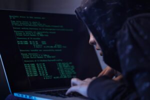 nksc-direktorius:-sia-savaite-prasidejusios-ddos-atakos-tebesitesia
