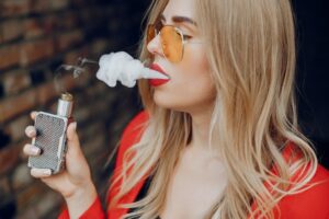 seimas-svarstys,-ar-dar-labiau-apriboti-elektroniniu-cigareciu-prekyba