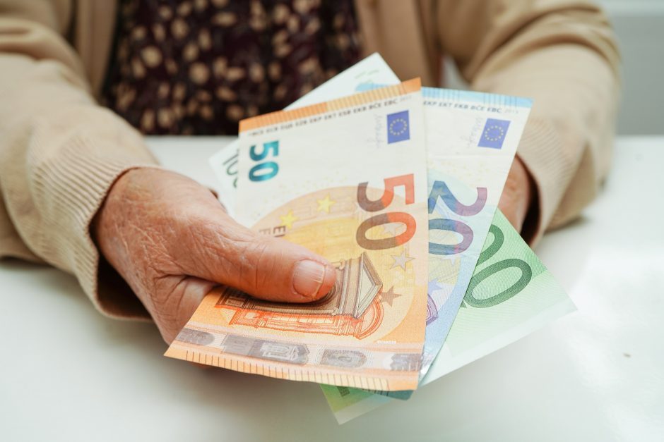 lietuviams-truksta-samoningumo:-daugiau-nei-puse-spjauna-i-pensiju-kaupima