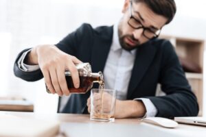 darbovietese-–-tukstanciai-neblaiviu-darbuotoju:-gera-pavyzdi-siulo-imti-is-statybininku