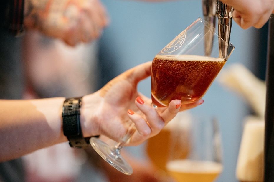 kosmopolitiskajame-taivane-kelia-skinasi-lietuviskas-alus