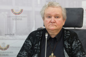 v.-targamadze-siulo-kelti-mokytoju-atlyginimus,-skiriant-pinigu-is-biudzete-numatomo-lesu-likucio