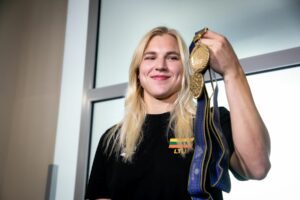kauniete-r.-meilutyte-–-tarp-pretendenciu-tapti-geriausia-europos-plaukike