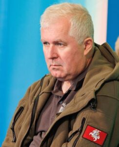 lietuva-savotiskai-ginkluojasi-ir-remia-ukraina.-nato-oficialiai-issiplete