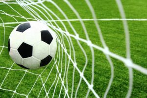 Futbolo federacija kartu su savivaldybe Domeikavoje statys futbolo stadioną