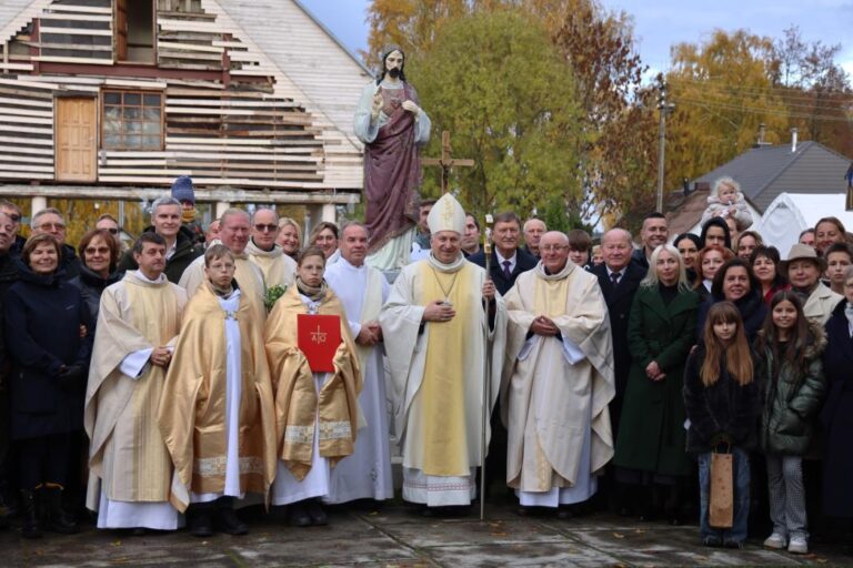 Palaimintas rekonstruojamos Šlienavos bažnyčios kertinis akmuo