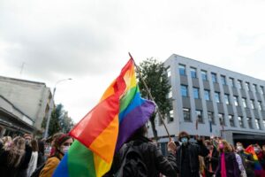Seimo komitetas ir komisija siūlo SAM ištirti paslaugų prieinamumą LGBTIQ+ asmenims – Kas vyksta Kaune